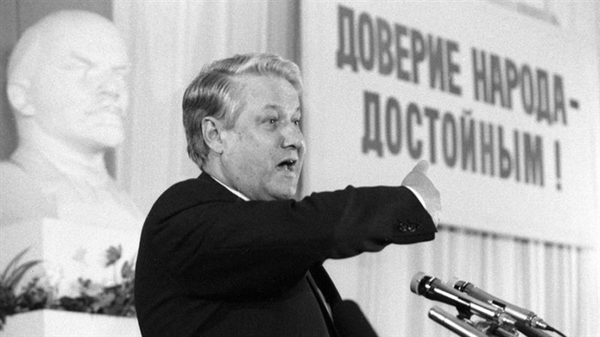 Борис Ельцин в 1987 году