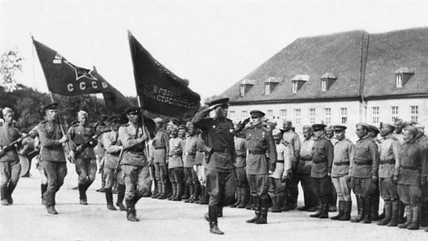 80-я пехотная дивизия Гильдии на улицах Вены.